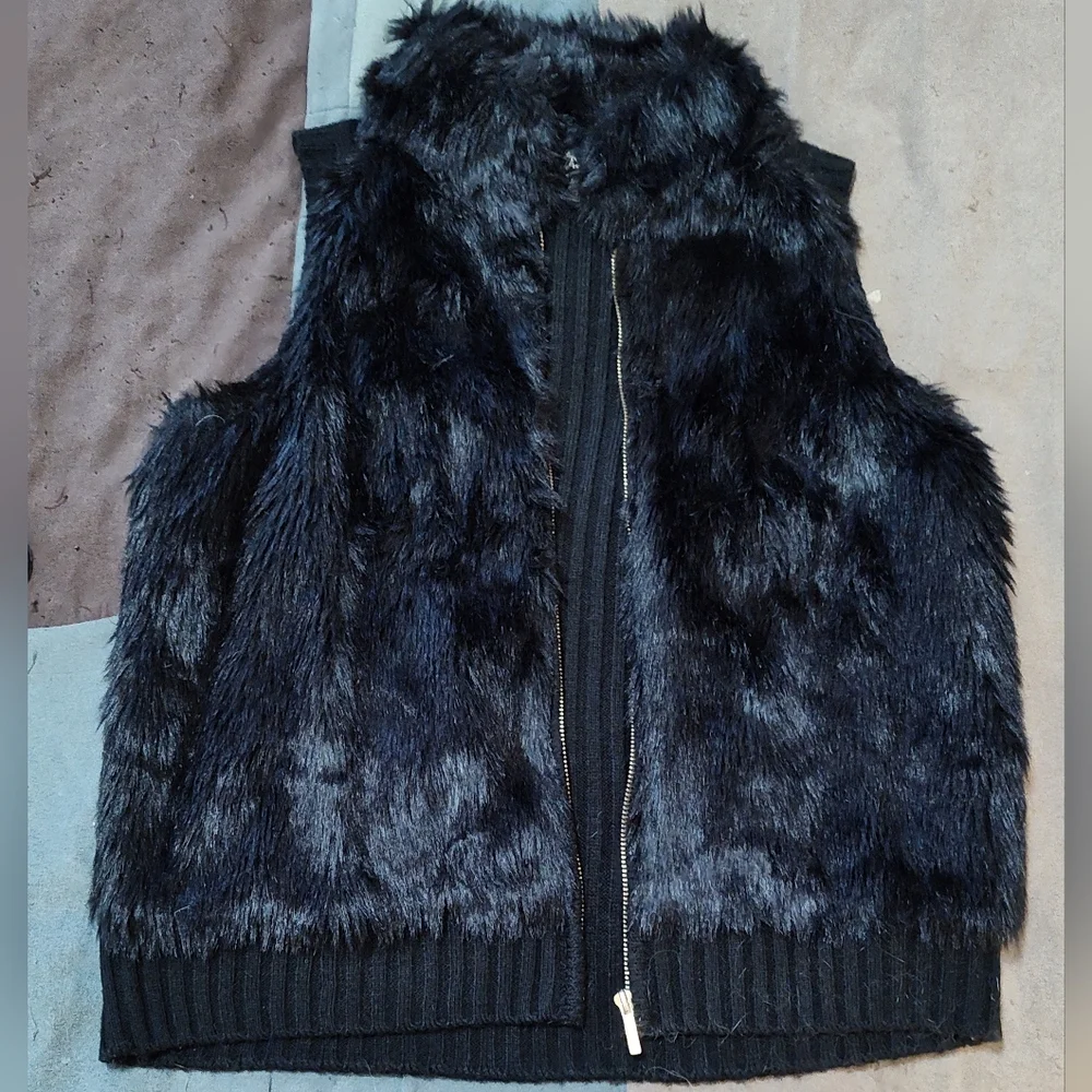Thalia Sodi faux fur front black sweater vest - Picture 4 of 5